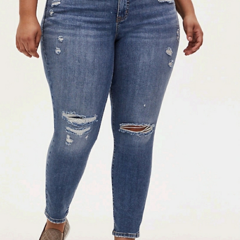 Torrid Mid rise skinny jeans